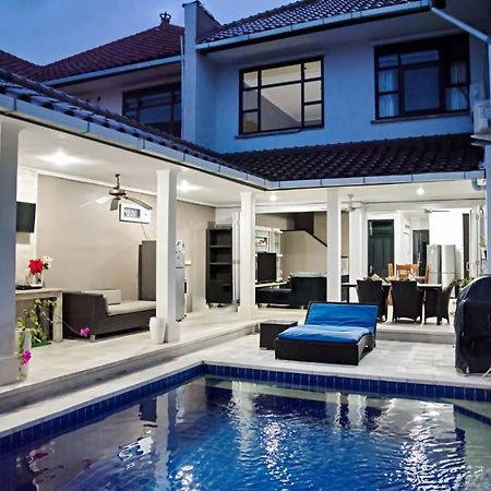 4 Bedroom Villa Kuta Regency B10 Екстер'єр фото